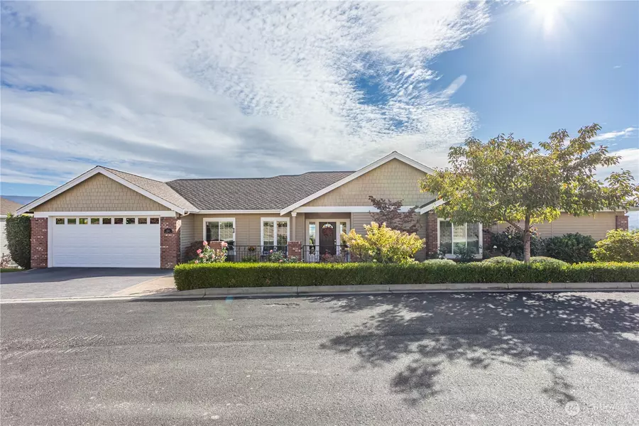 1869 Broadway PL, Wenatchee, WA 98801