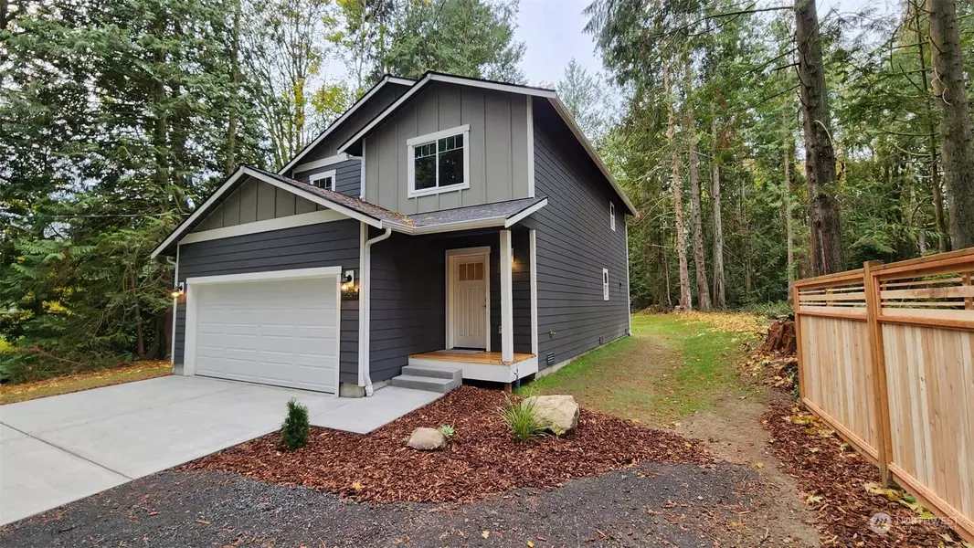 2304 Martin AVE E, Port Orchard, WA 98366