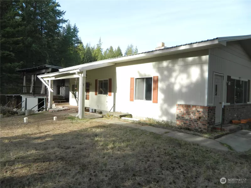 9 Forest Edge RD, Oroville, WA 98844