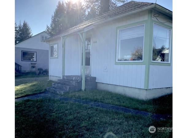 1124 Fowler ST, Raymond, WA 98577