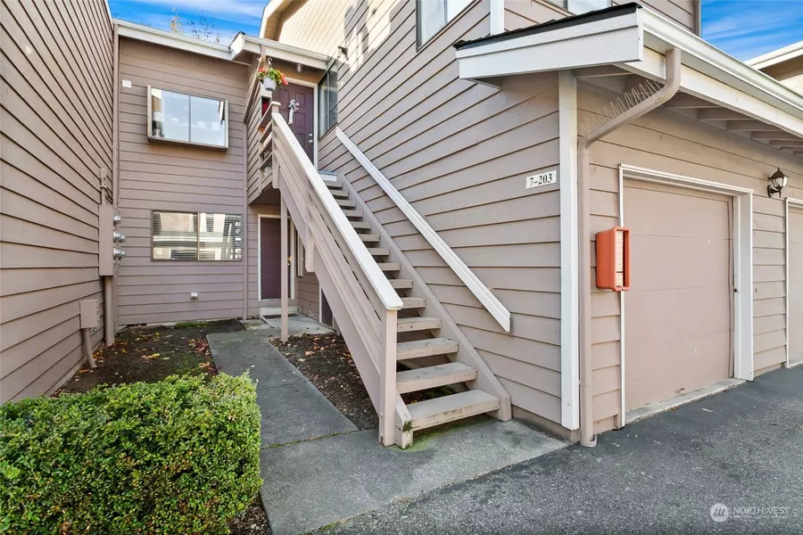 8407 18th AVE W #7-103, Everett, WA 98204