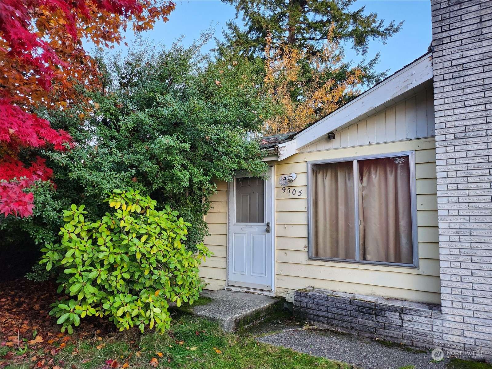 9505 Holly DR, Everett, WA 98204