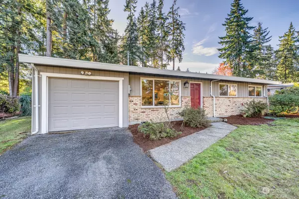 7328 Heinz PL, Lynnwood, WA 98036