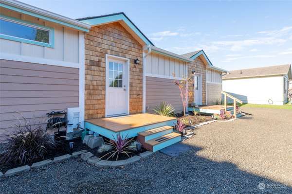 549 Canal DR NE, Ocean Shores, WA 98569