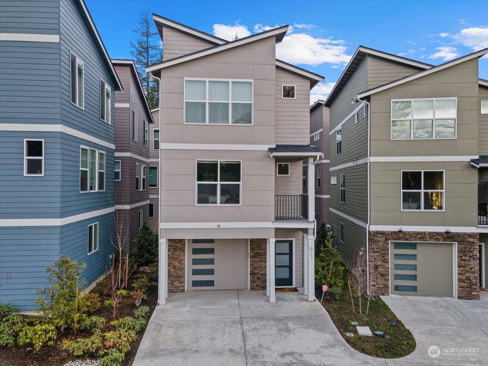 913 143rd ST SW, Lynnwood, WA 98087