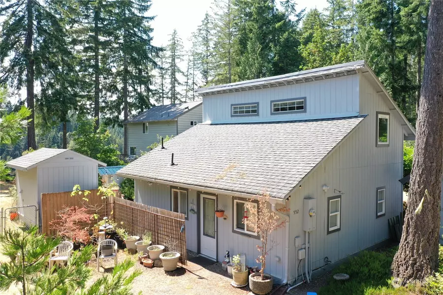 552 N Mountain View DR, Hoodsport, WA 98548