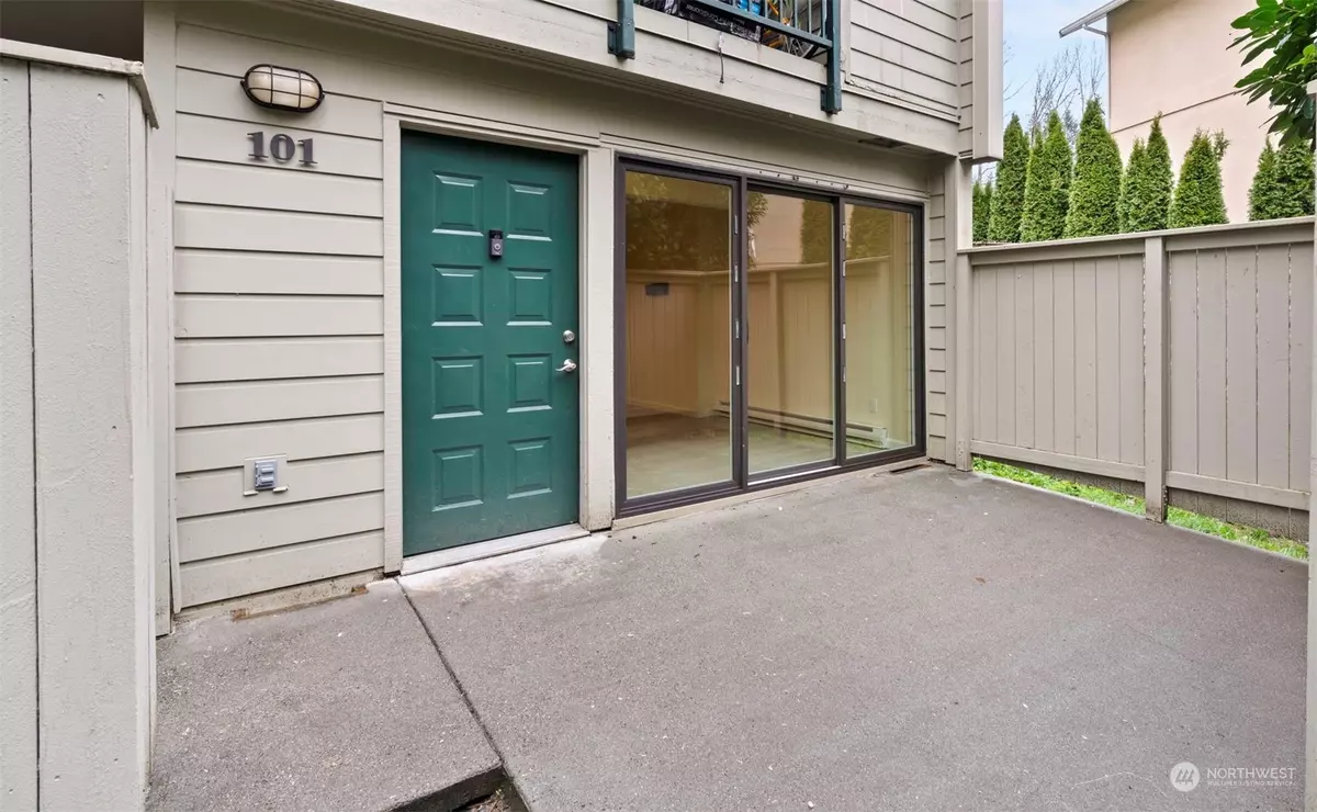 Redmond, WA 98052,8835 166th AVE NE #D101