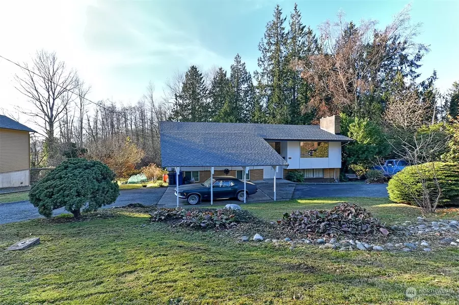 2011 Windsor DR, Mount Vernon, WA 98273