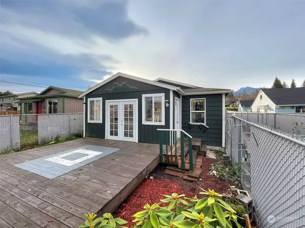 1112 E Craig Avenue, Port Angeles, WA 98362