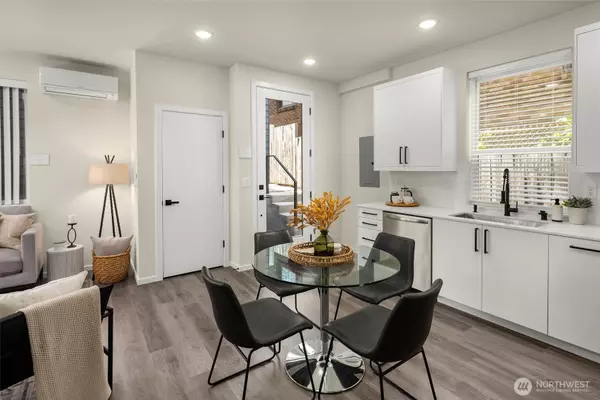 Seattle, WA 98122,1470 B 21st AVE