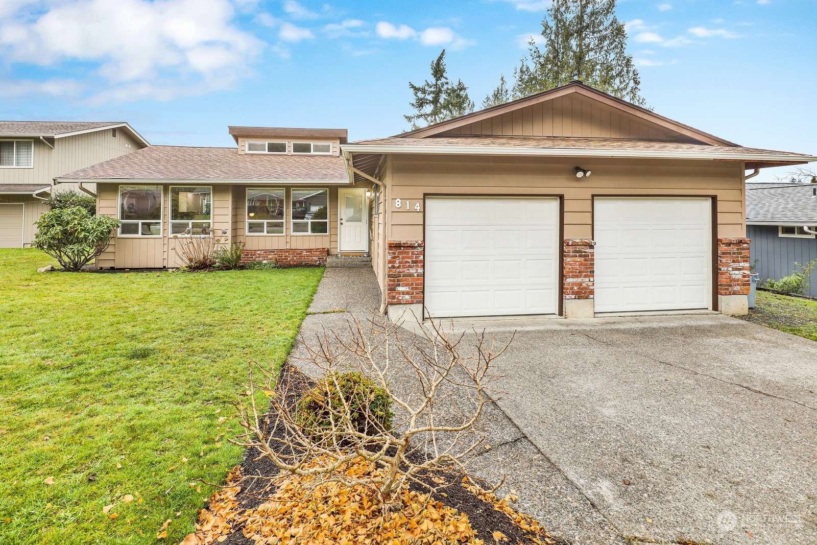 814 39th PL, Bellingham, WA 98229