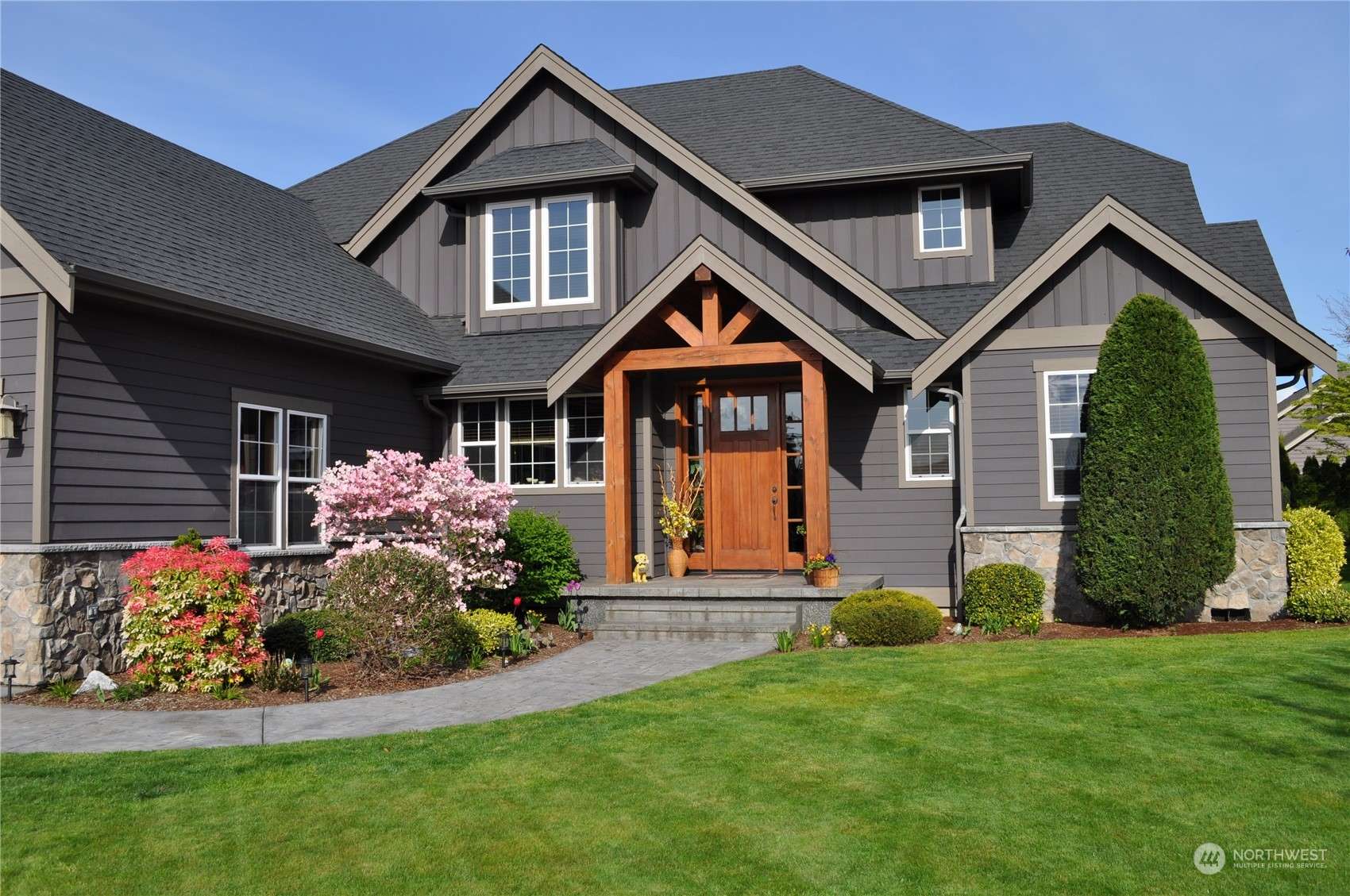 1072 N 8th ST, Lynden, WA 98264
