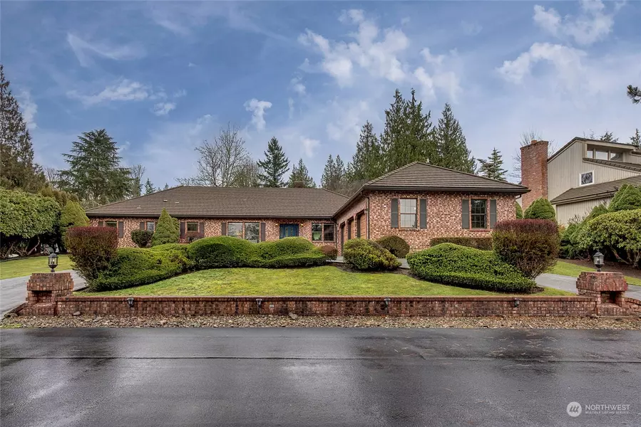 14226 207th PL NE, Woodinville, WA 98077