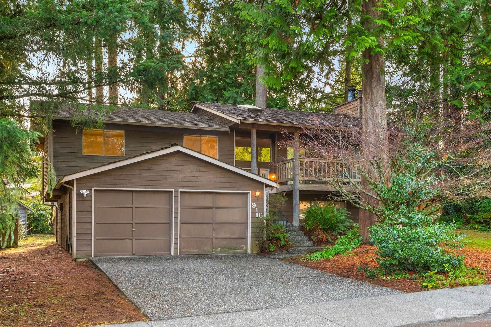 916 104th PL SE, Everett, WA 98208
