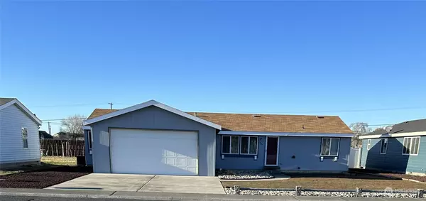 1924 W Basin ST, Moses Lake, WA 98837