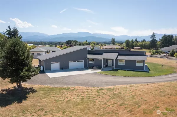 Sequim, WA 98382,190 Haywire LN