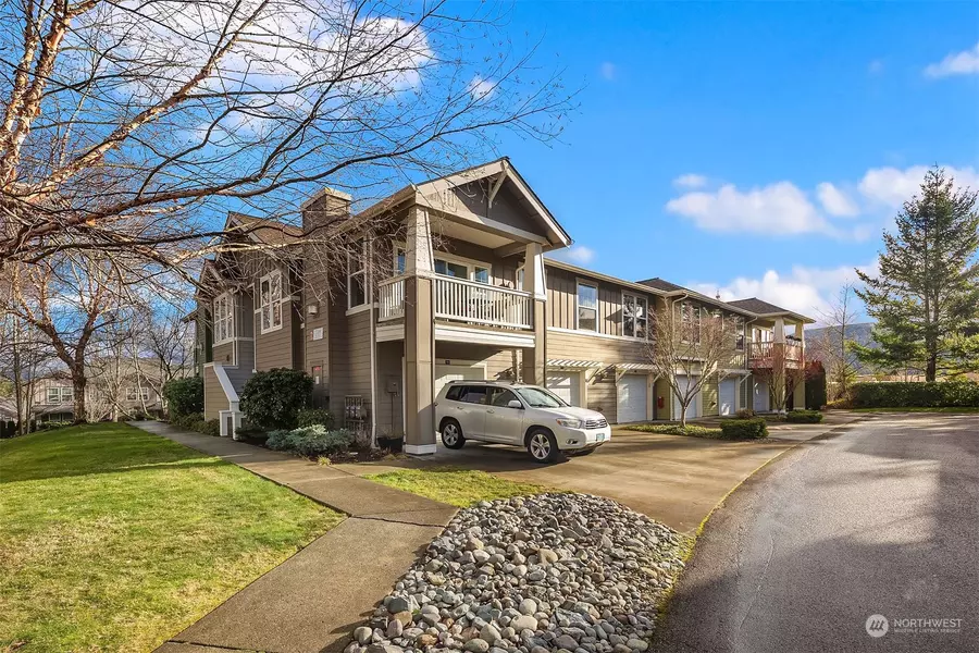 7709 Fairway AVE SE #204, Snoqualmie, WA 98065