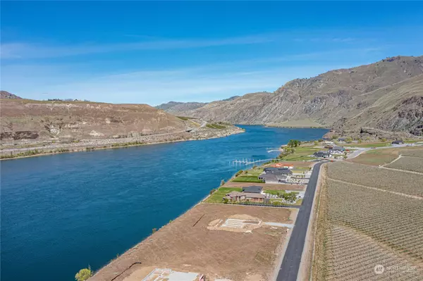 135 N Shore DR, Orondo, WA 98843