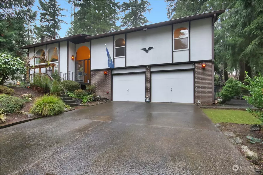 12324 Tatoosh Rd E, Puyallup, WA 98374