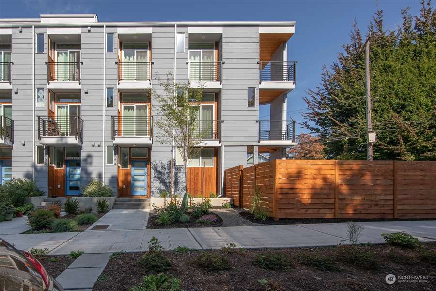 9364 Sturtevant AVE S, Seattle, WA 98118