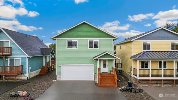 10 Drake LN, Pacific Beach, WA 98571