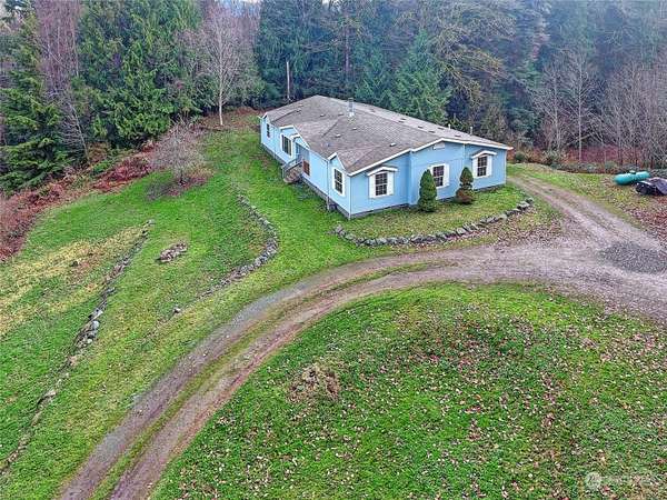 18635 W Lakeview Ln, Mount Vernon, WA 98274