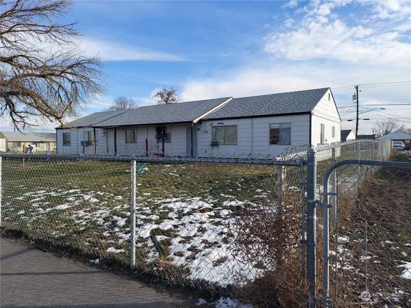 1102 1104 Arlington, Moses Lake, WA 98837