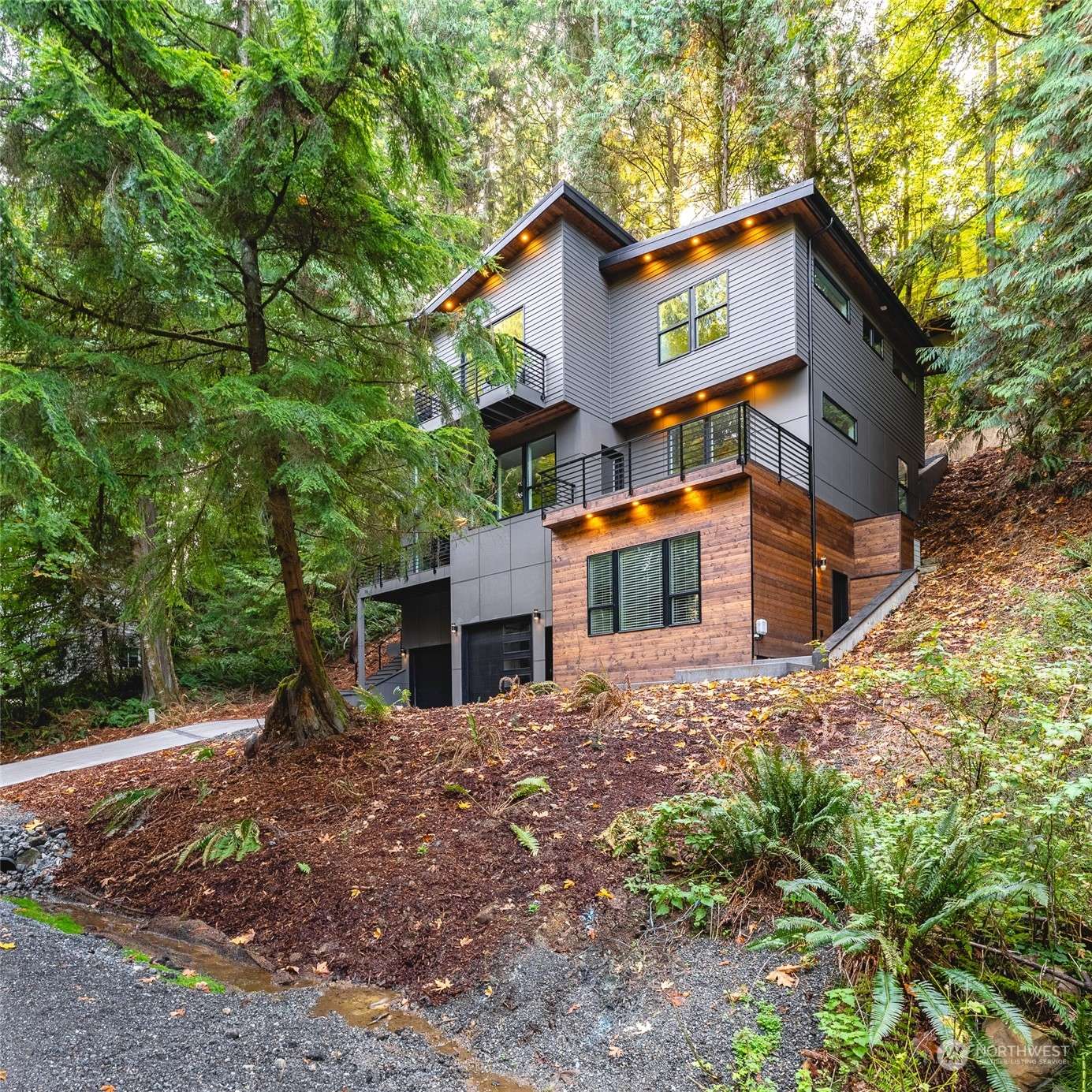 16 Canyon CT, Bellingham, WA 98229