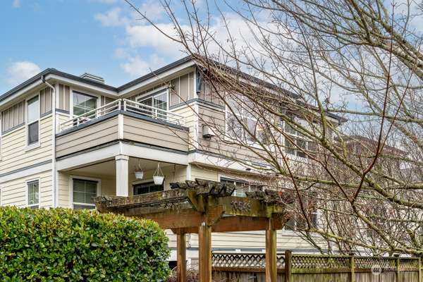 10549 Stone AVE N #203, Seattle, WA 98133