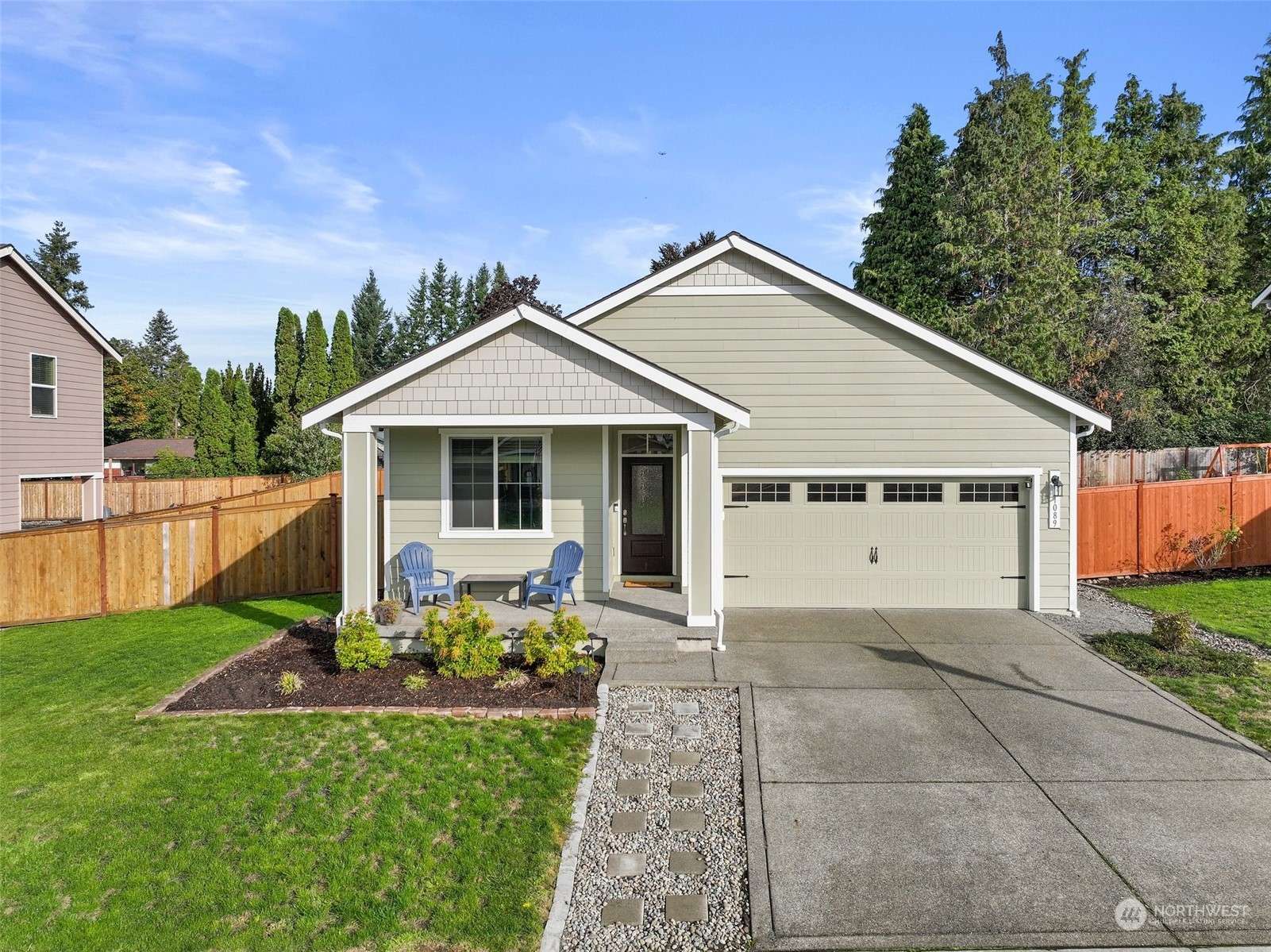 1089 Bondgard AVE E, Enumclaw, WA 98022