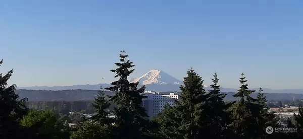 15310 Sunwood BLVD #F1301, Tukwila, WA 98188