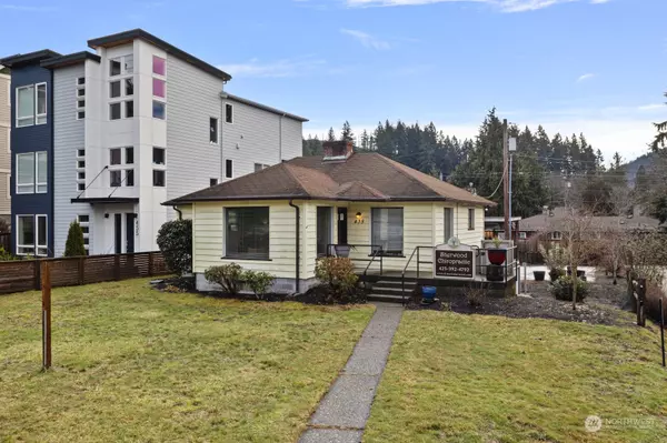 435 E Sunset WAY, Issaquah, WA 98027