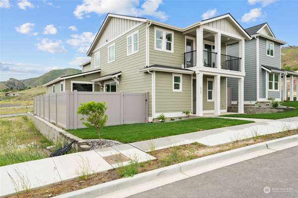 2157 Maple ST, Wenatchee, WA 98801