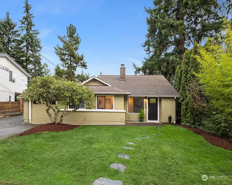 10208 114th PL NE, Kirkland, WA 98033