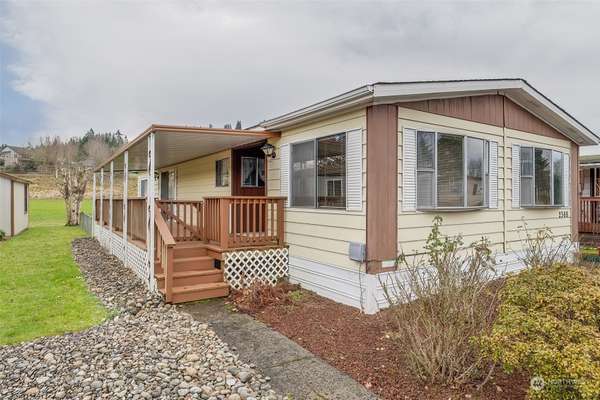 2368 Kingfisher LN, Kelso, WA 98626