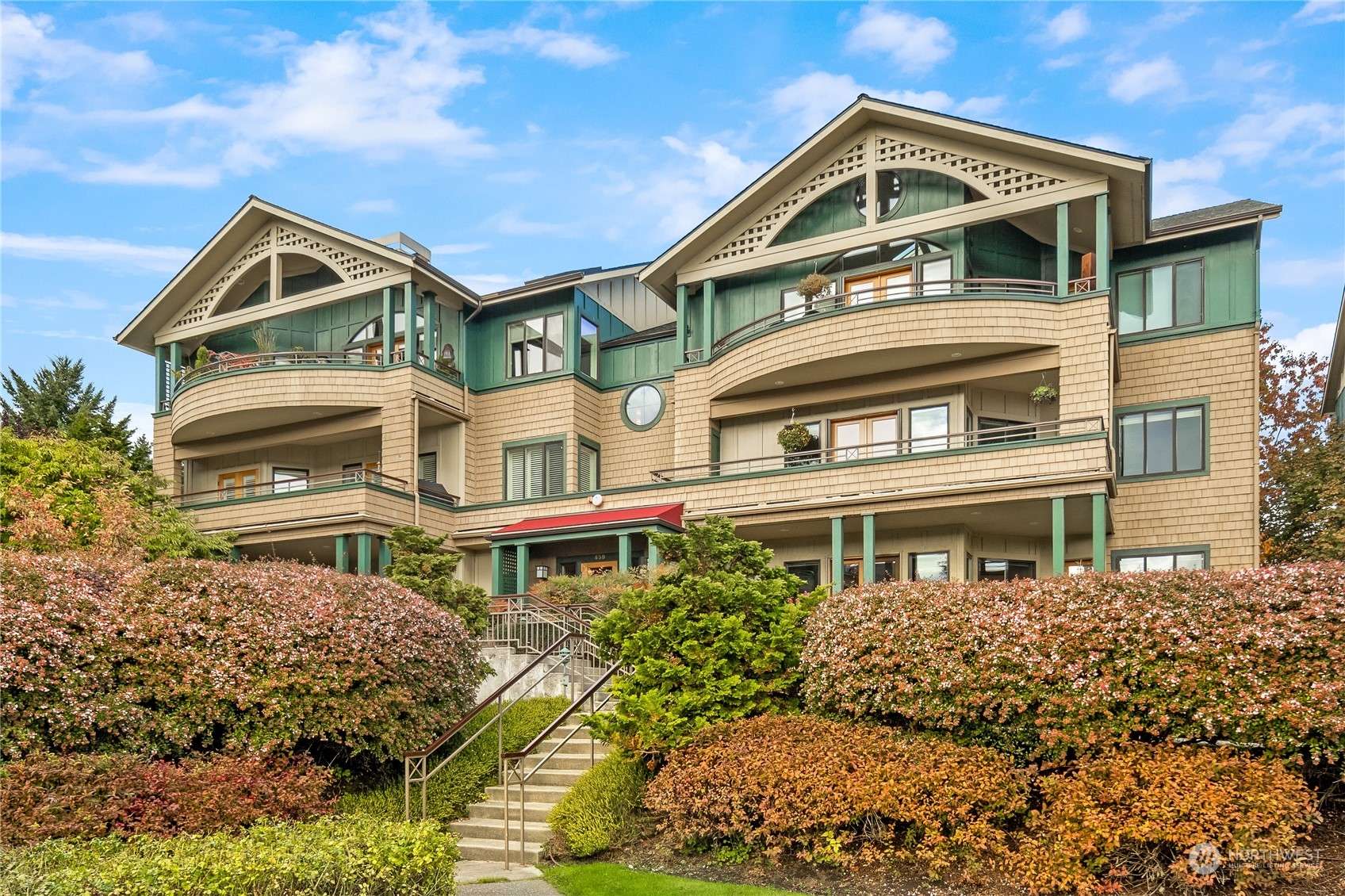 470 Wood AVE SW #2-A, Bainbridge Island, WA 98110