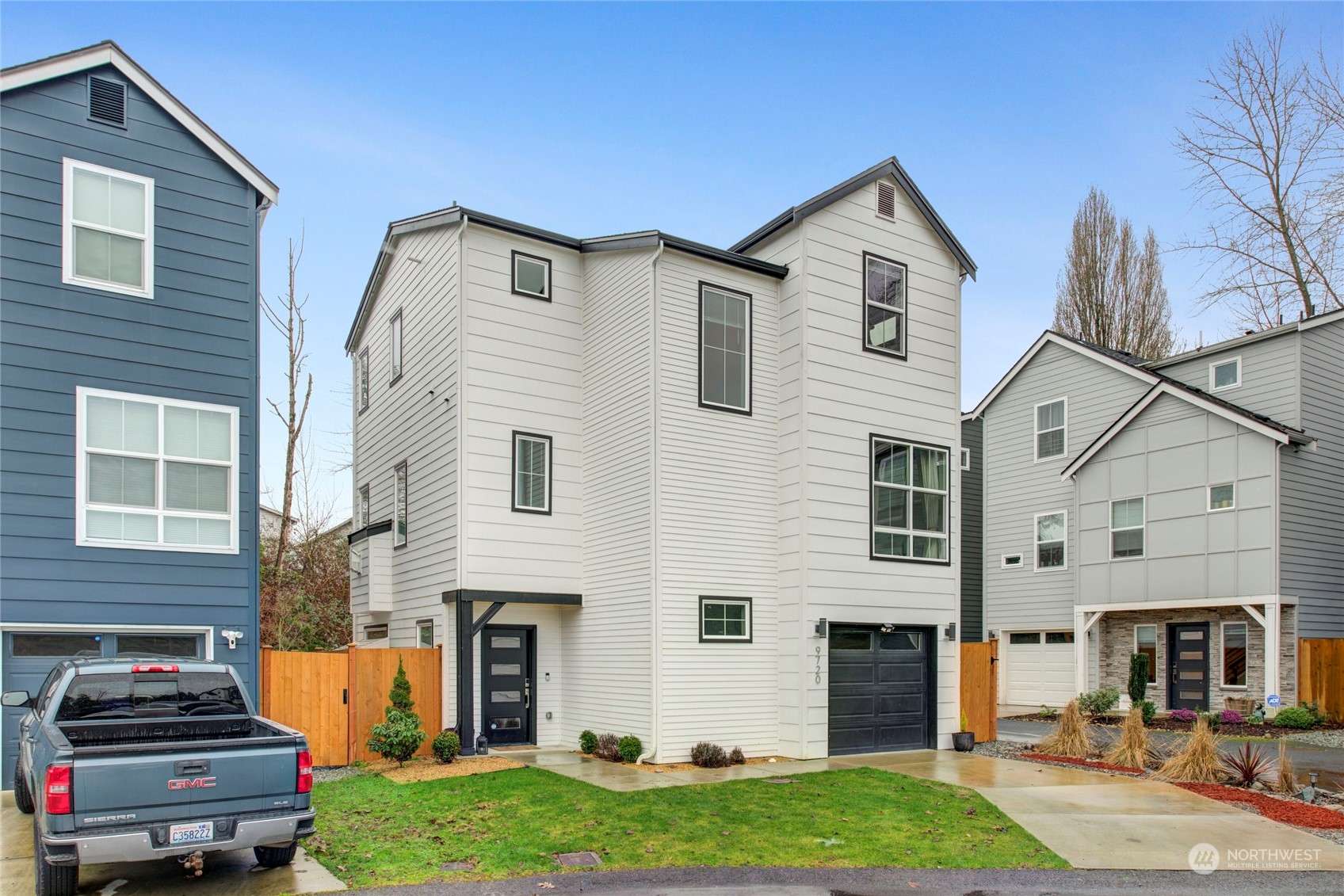 9720 Lindsay PL S #P, Seattle, WA 98118