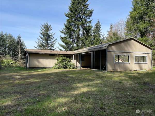 1630 E Rasor RD, Belfair, WA 98528