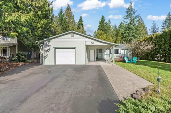 Grapeview, WA 98546,131 E Sea Vista LN