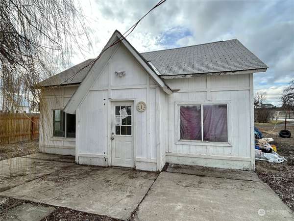 211 N 3rd ST, Harrington, WA 99134