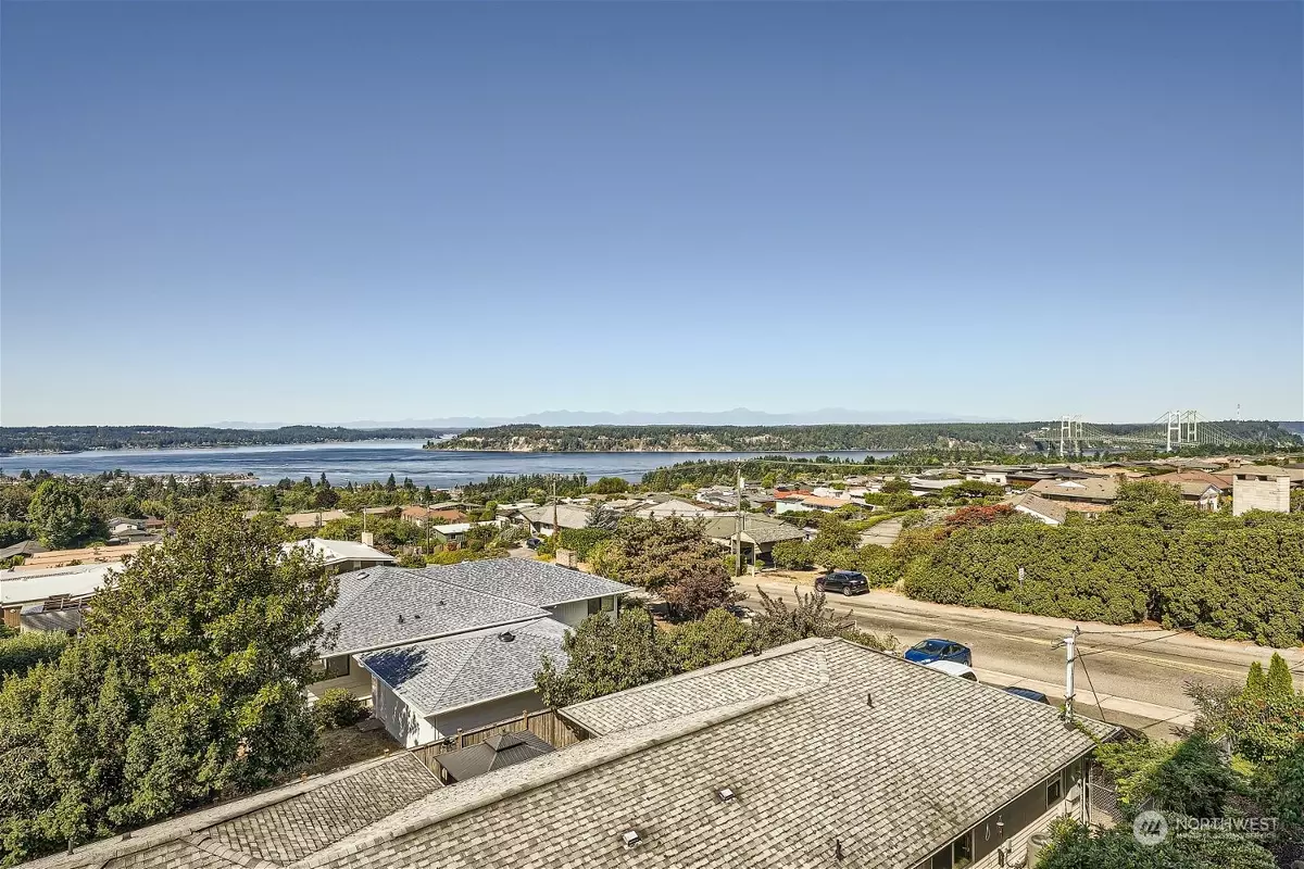 University Place, WA 98466,1902 Bridgeport WAY W #303