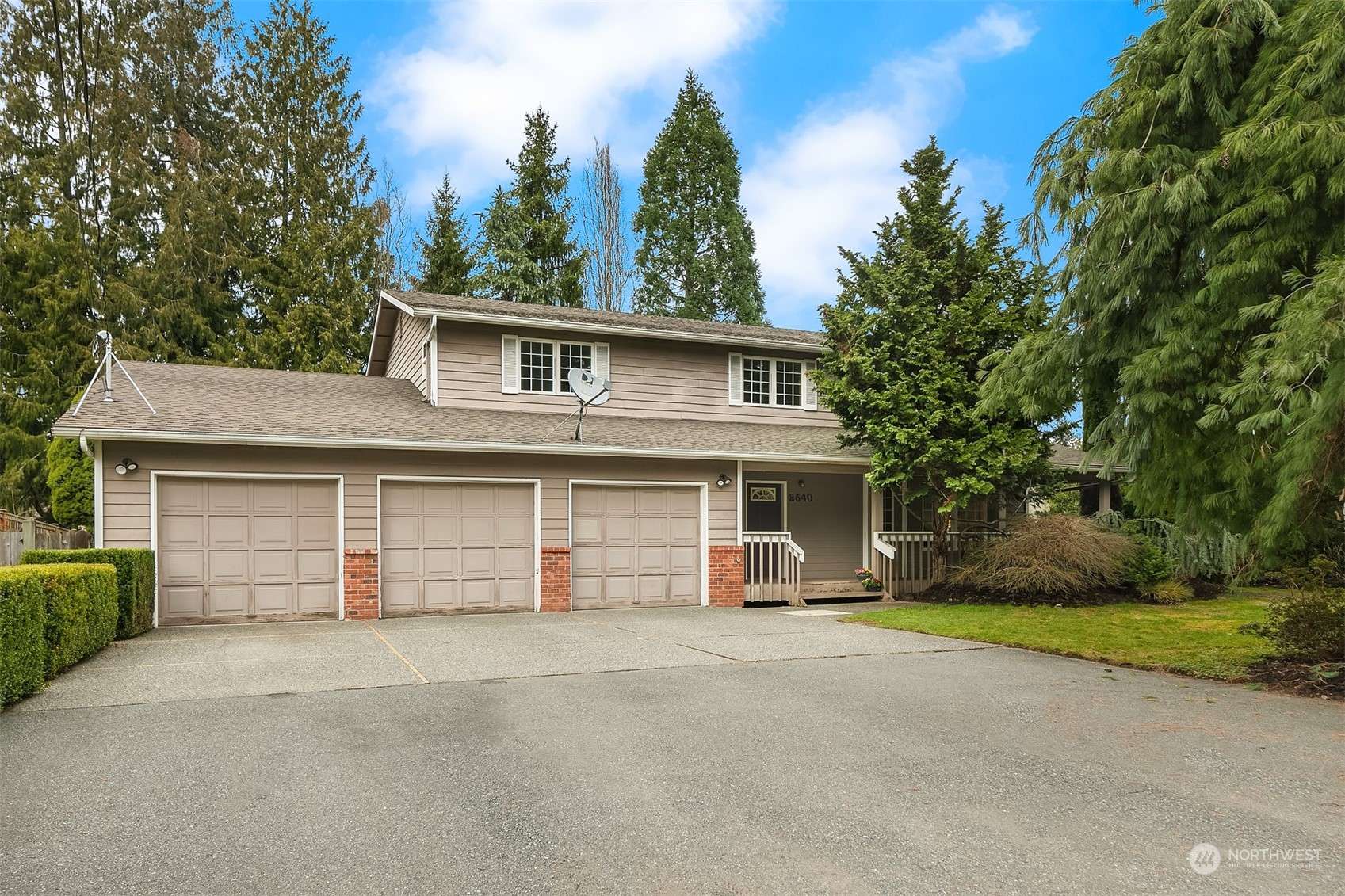 2540 NE 92nd ST, Seattle, WA 98115