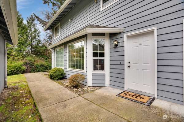 203 View RD, Steilacoom, WA 98388