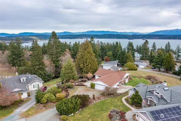 547 Shuksan Arm CT,  Oak Harbor,  WA 98277