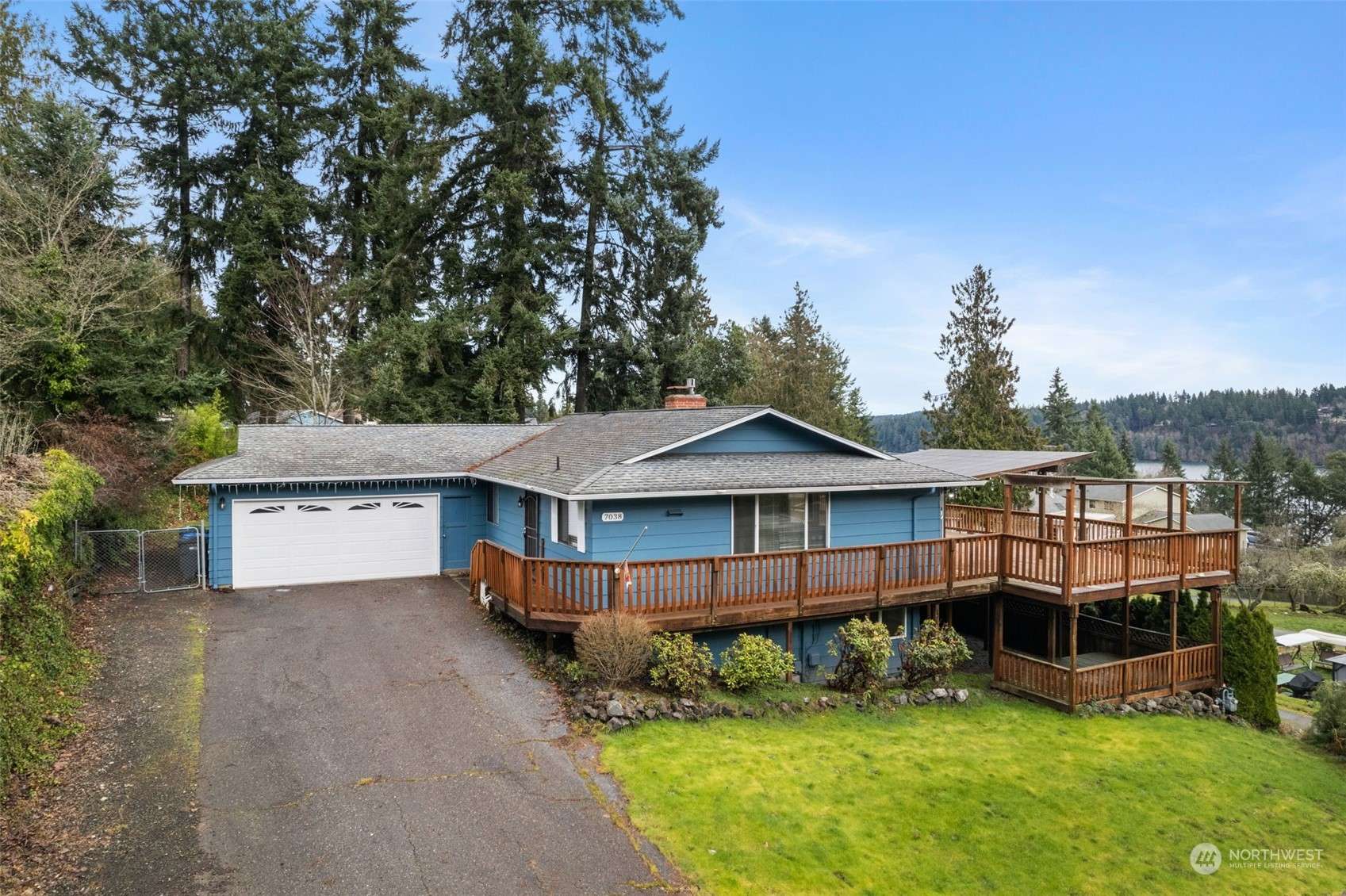 7038 Navajo TRL NE, Bremerton, WA 98311