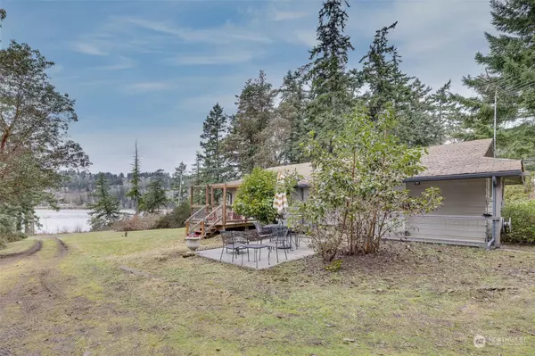 253 Barnum RD, Camano Island, WA 98282