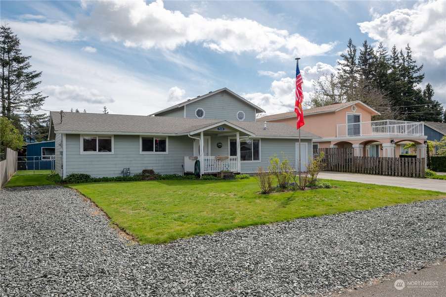 7338 Wiser LN, Lynden, WA 98264