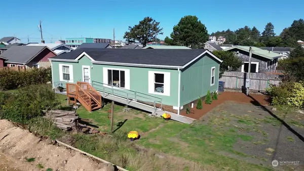 26 Third ST S, Pacific Beach, WA 98571