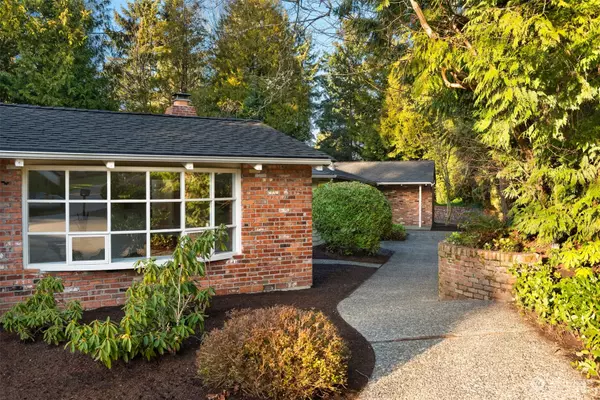 2610 86th AVE NE, Clyde Hill, WA 98004