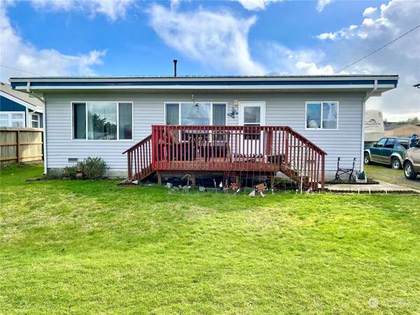 575 Ensign AVE NW,  Ocean Shores,  WA 98569